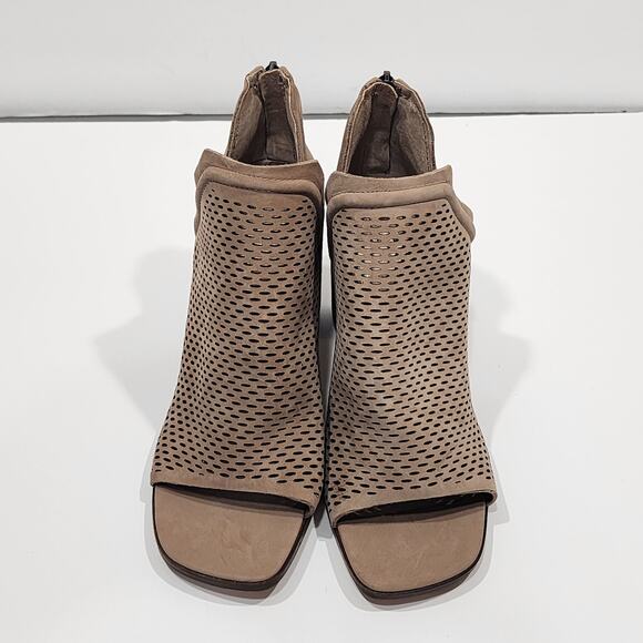Vince Camuto Katnina Bootie Perforated Leather Open Toe Size 7.5 M Taupe - Picture 9 of 14